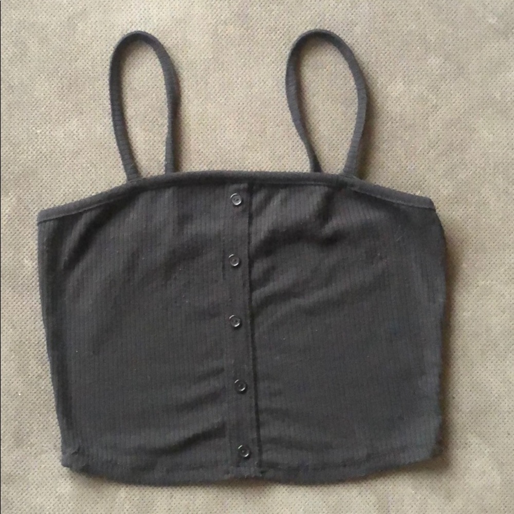Black cropped black tank top
